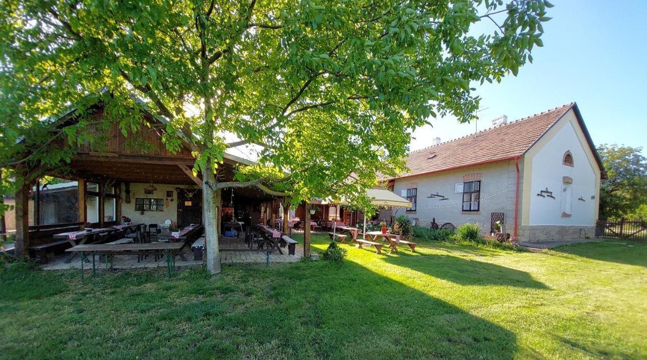 Varbalog Kazmer Szallas - Gasthaus المظهر الخارجي الصورة